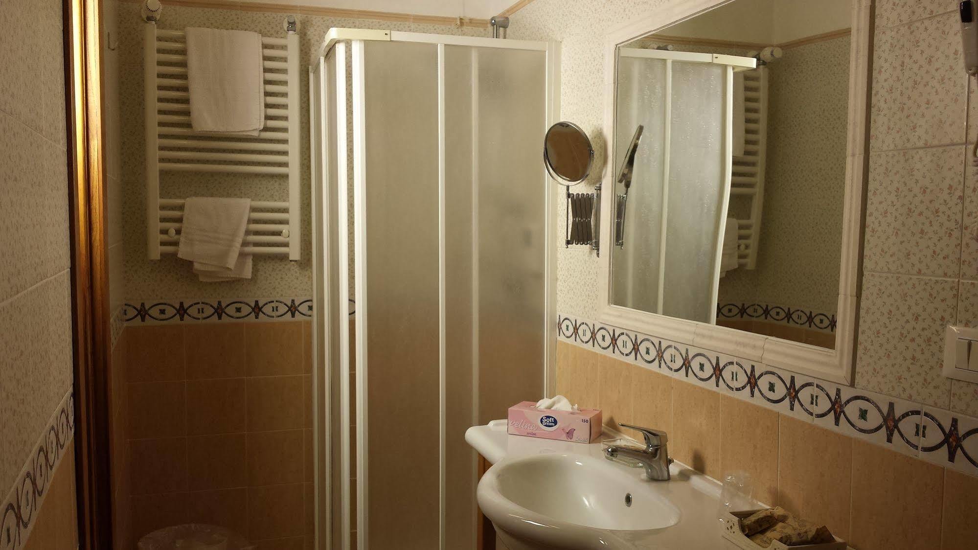 Casale Certosa 3*